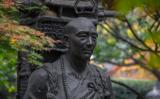 不能舍，只好泥里团团转